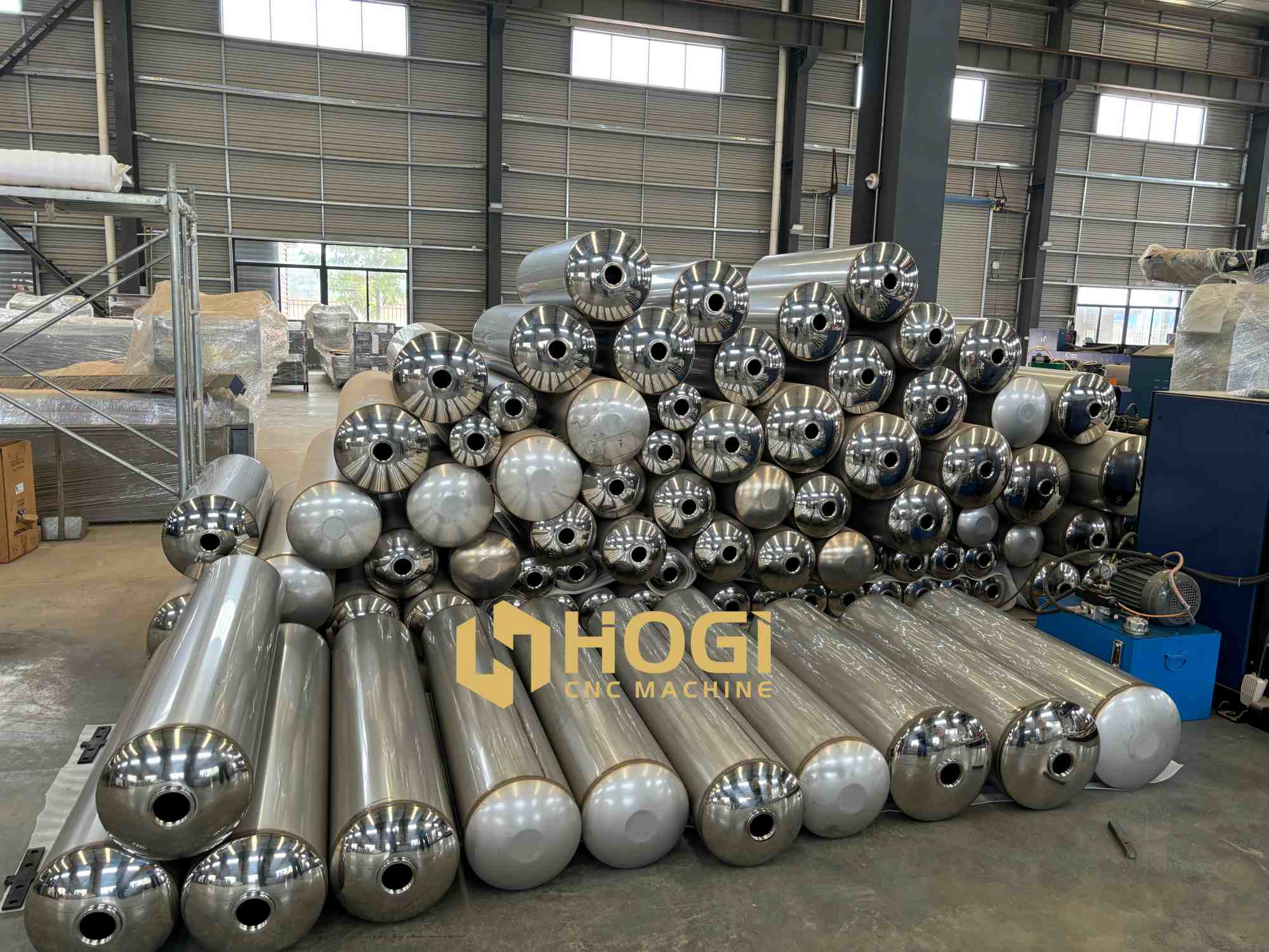 Hogi Complete production process flow for fully automated welding of tank bodies and cylindrical shells.